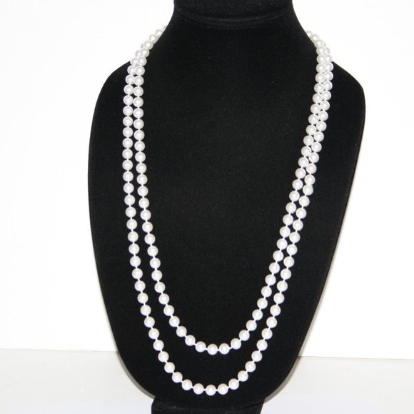Vintagejelyfish Jewelry - Beautiful 56" Long white pearl beaded necklace